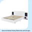 Lit plateforme flottant en bois avec lumières DEL et table de chevet-110744466-110744468