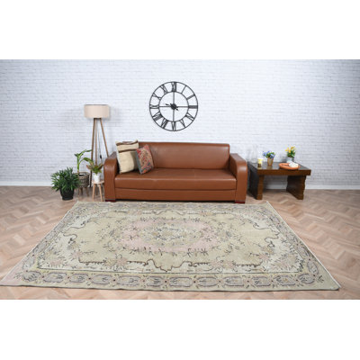 Grand grand tapis turc vert en laine Anatolian rétro idéal pour les espaces de salon avec un motif Oushak délavé et des motifs colorés