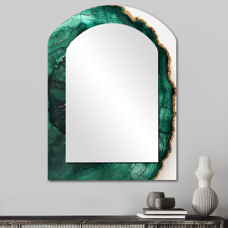 Emerald Leaves Wood Slide I - Miroir unique asymétrique en géode de pierre, grand miroir mural en arc doré, impression d'art en métal