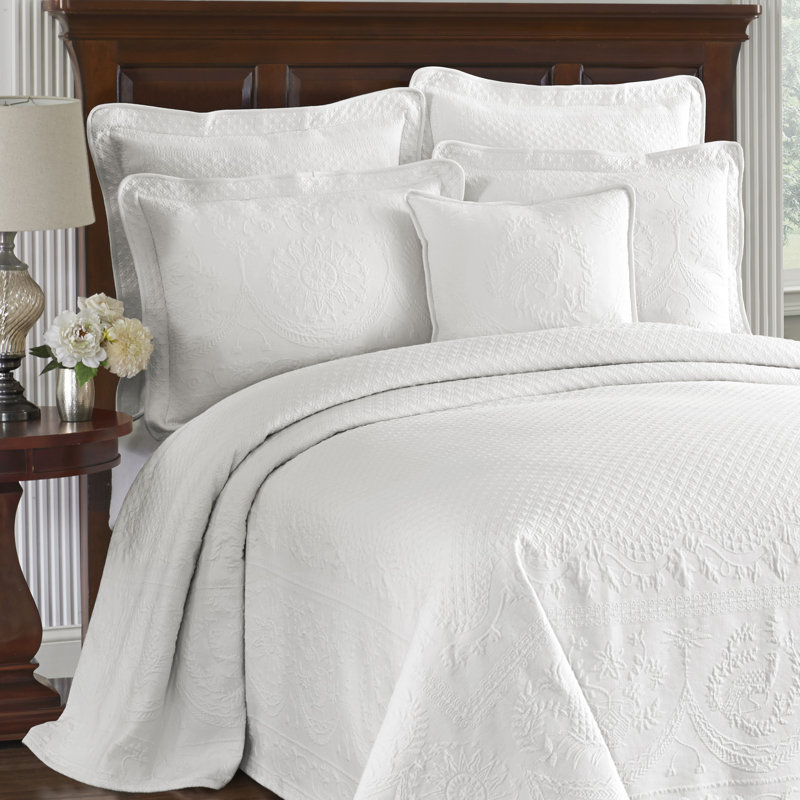 Historic Charleston King Charles Lightweight Cotton Matelasse Quilted Bedspread, Queen, White, Queen, White
