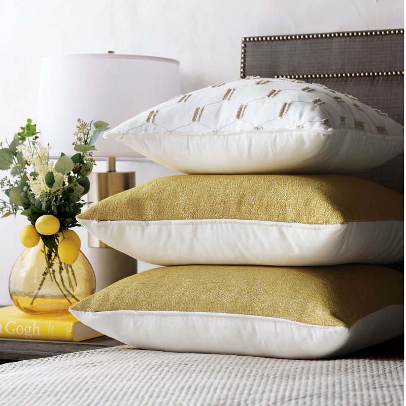 Breckenridge Square Pillow Cover & Insert