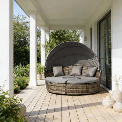 Modern Convertible Patio Sofas, Steel Rattan Round Daybed For Outdoor Use