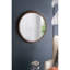 Cadre de miroir rond de 30 po x 30 po avec détails roses charmants pour la salle de bain, le vestibule et le salon-121086478