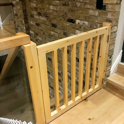 Wood Free Standing Pet Gate