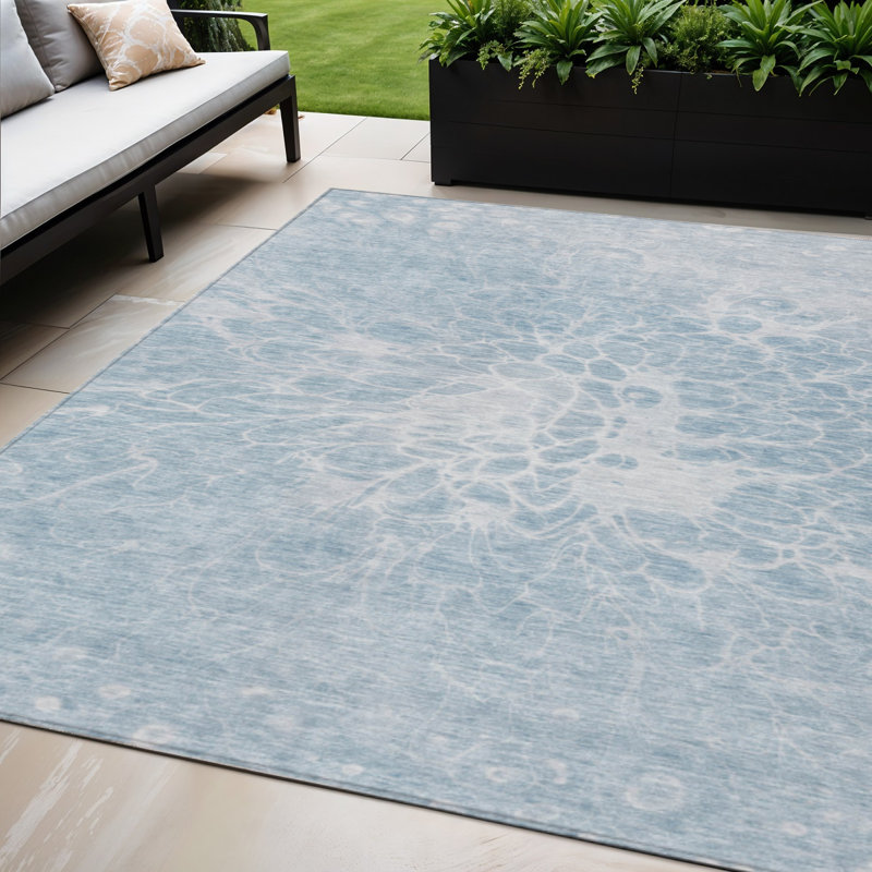 Tapis intérieur lavable abstrait bleu ciel et bleu denim HomeRoots 5 pi x 8 pi