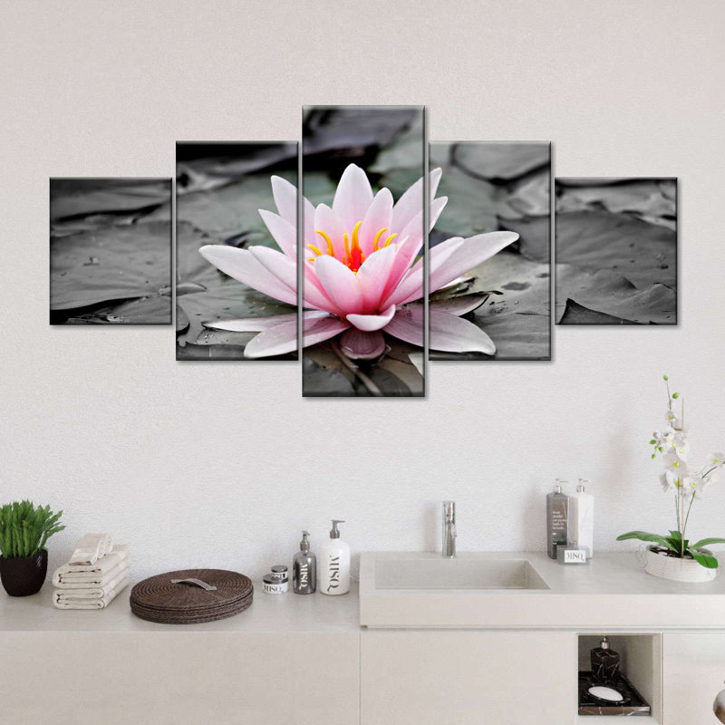 Ensemble de 5 pièces de fleurs de lotus sur toile, H 24 po x l 55 po x P 1,25 po