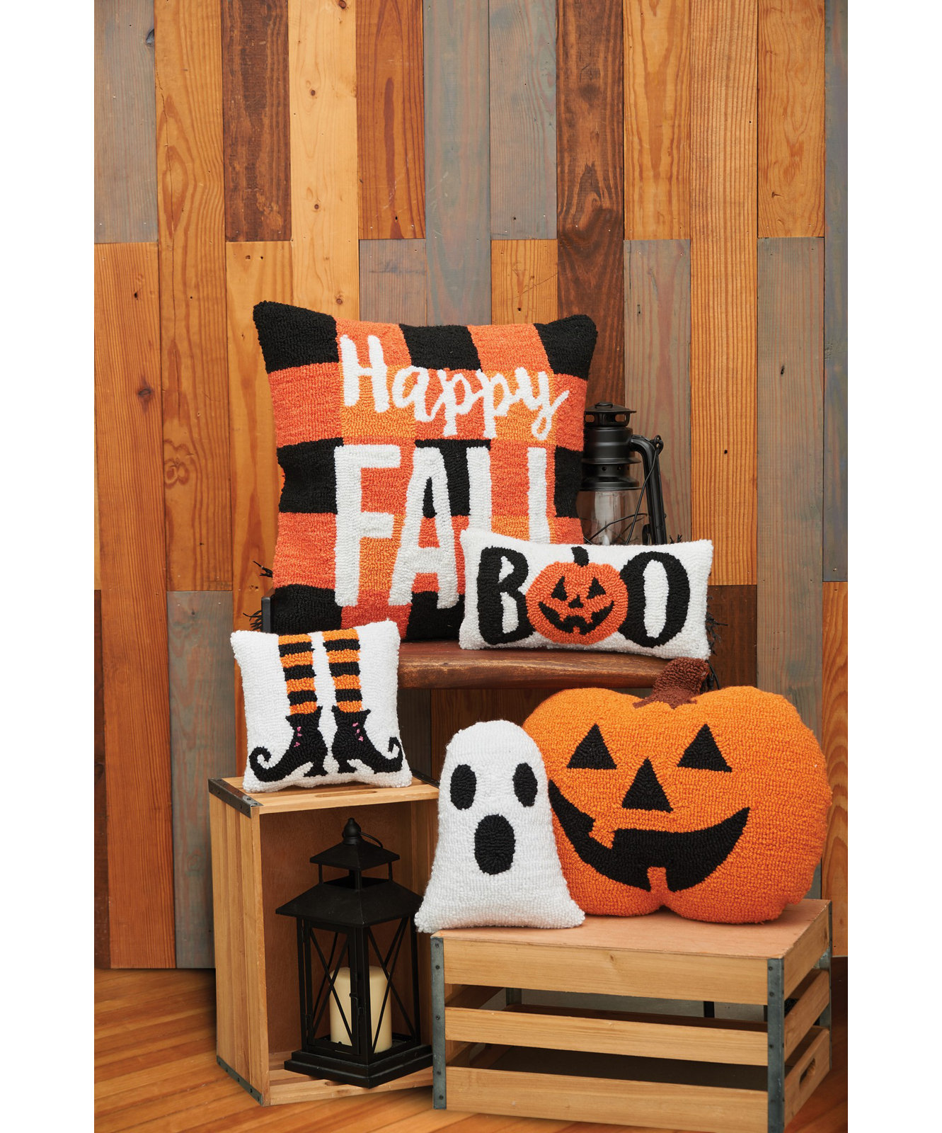 Halloween Hooked Throw Pillow, Ghost