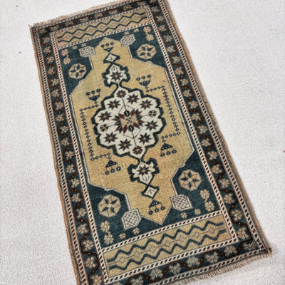 Tapis classique en laine 21,7 x 40,6 po