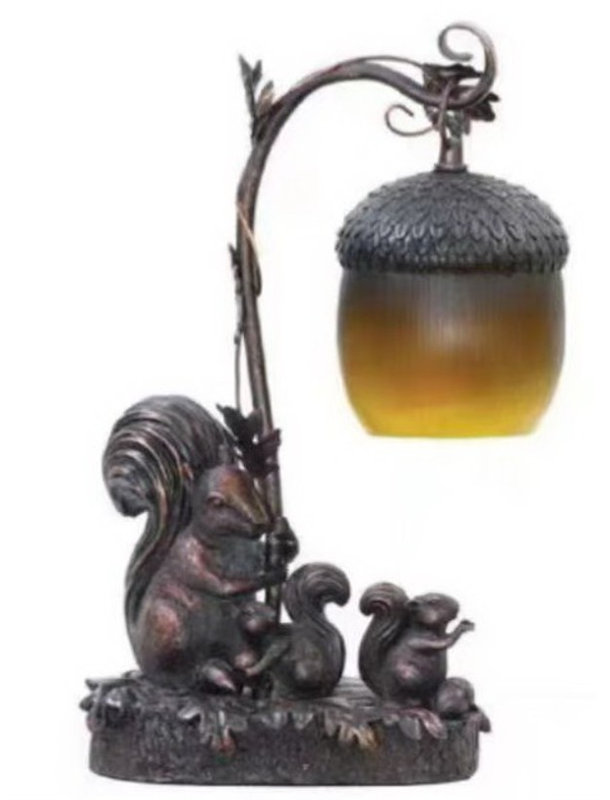 Lampe de table écureuils et glands