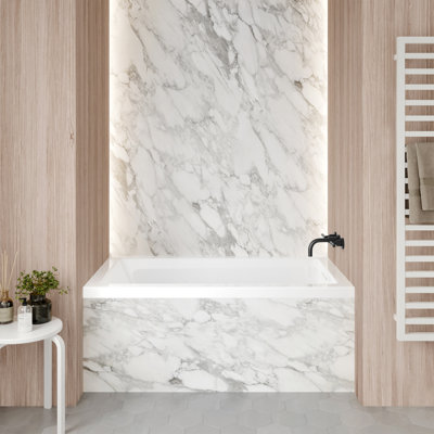 Baignoire d'angle Voltaire 54 x 30 avec bonde à droite, blanc brillant, trop-plein intégré et bonde incluse.