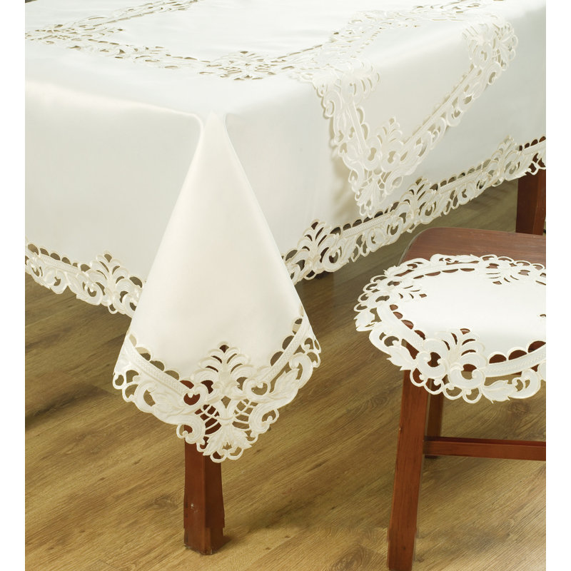 Ensemble de napperons élégants pour la décoration de table de la collection Damarcus