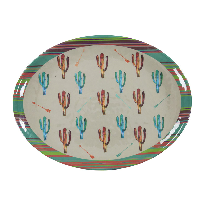 Cactus servant un plateau en plastique mélaminé