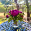 Arrangement de fausses pivoines dans un vase-1872992221