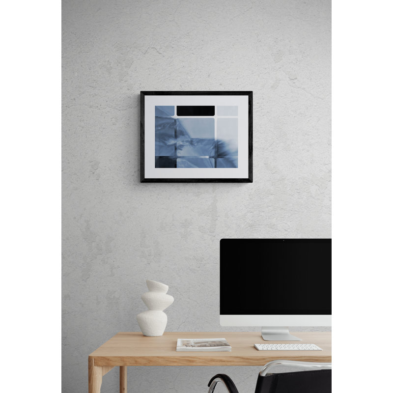 Square Ocean Surf par Petra Trimmel, H 17,2 po x l 21,2 po, Papier avec cadre noir