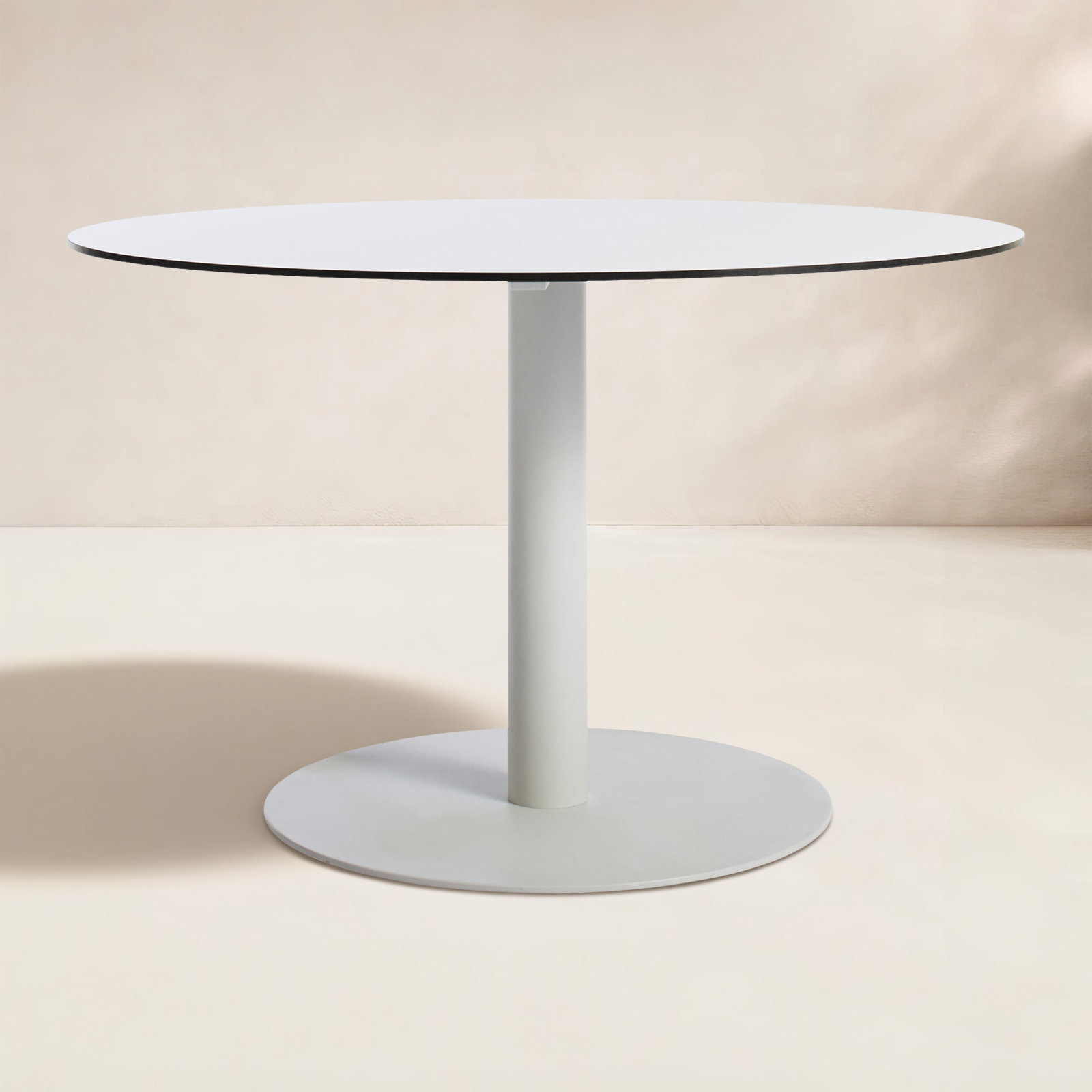 Skiff Aluminum Fliptop Outdoor Coffee Table, 47.2"