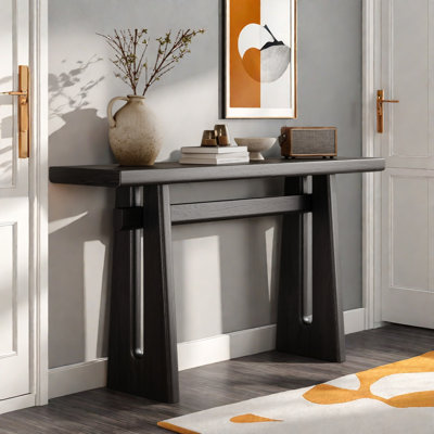 Console élégante avec silhouette géométrique