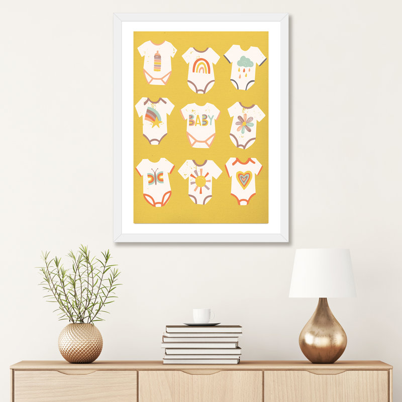 «Welcome Baby» par Caroline Alfreds - impression d'art graphique, Blanc, Papier encadré blanc, H 32 po x l 24 po x P 1 po