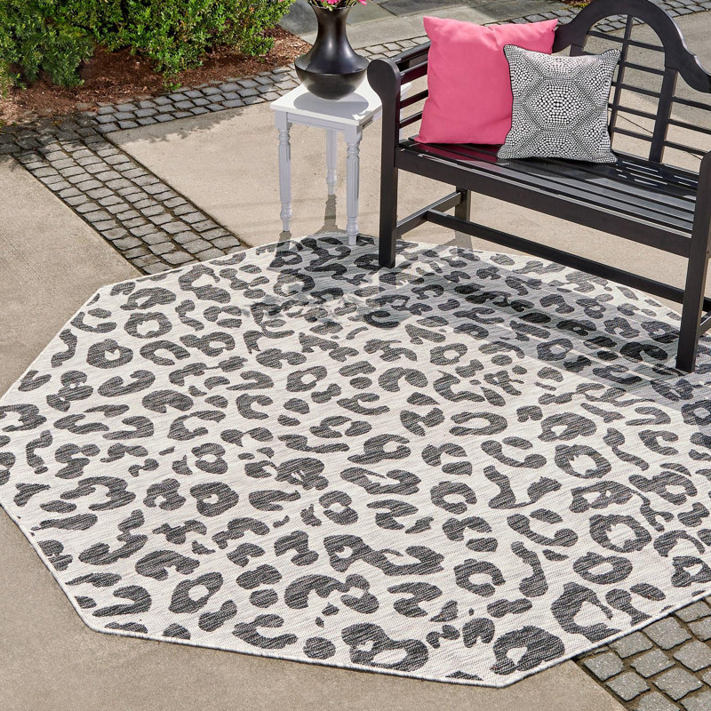 Munguia Animal Print Indoor / Outdoor Rug, Octagon 7'10" x 7'10"