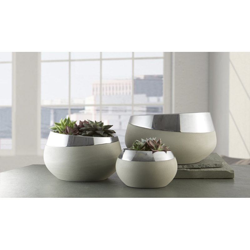 Nambé Forte Serving Bowl, 6" H x 10' W x 10" D