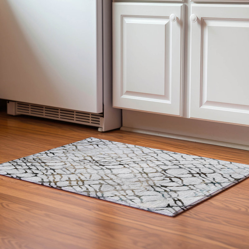 Premium Machine Washable Cerrito AMF609 Silver Rug, Rectangle 1'8" x 2'6"
