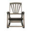 Fauteuil à bascule gris avec cadre en bois et repose-pieds rétractable. Chaise d'extérieur fabriquée avec un repose-pieds extensible.