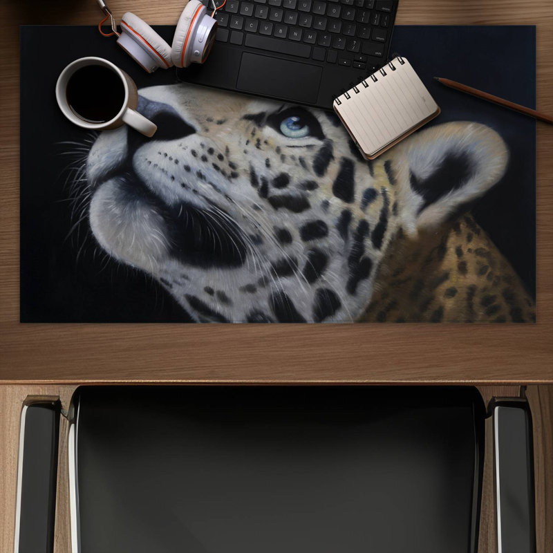 Realistic leopard face - 14.00"x24.25" Desk mat