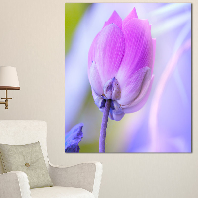« large single lotus fleur », impression sur toile tendue, H 32 po x l 16 po x P 1 po