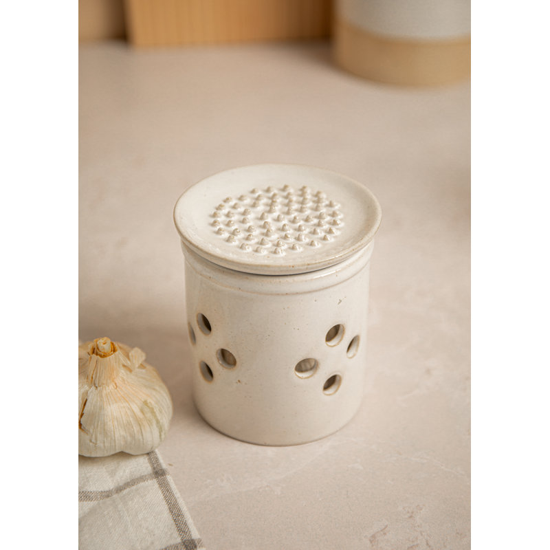 KitchenCraft Idilica Stoneware Garlic Storage with Grater Lid, Cream
