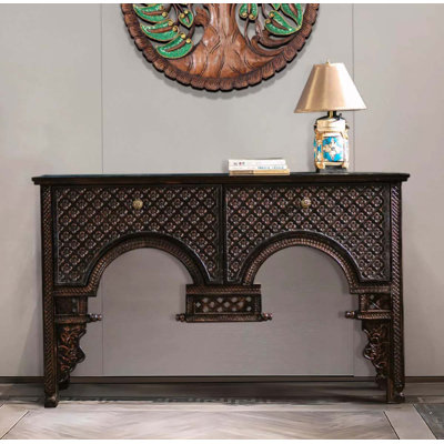 Commode d'entrée vintage sculptée à la main avec un design arqué