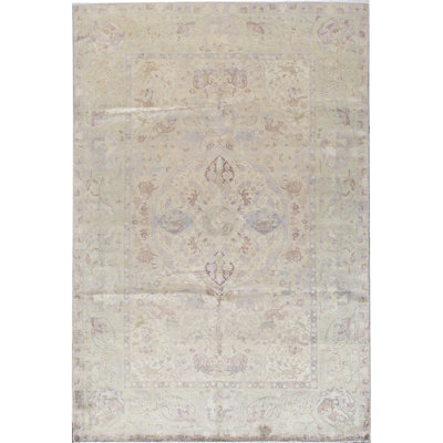 Sona Silk Oriental Indoor Rug