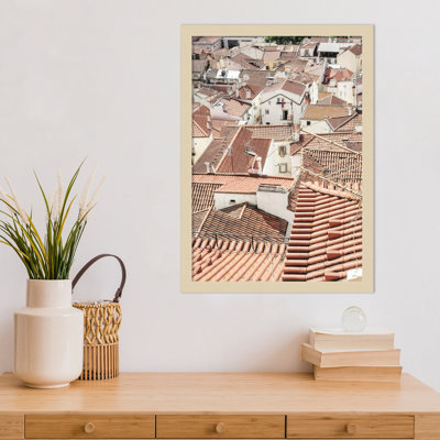 Reproduction d'art encadrée "Pipperidge Alfama 02" par Shot by Clint Wood
