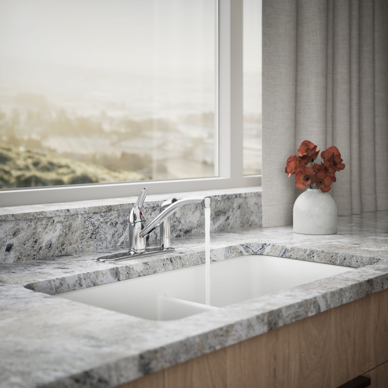 Single Handle Kitchen Faucet with Side Spray