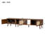 Meuble télé 78 po pour téléviseur de 70 à 79 po, chambre à coucher console ou espace de vie, tablette ouverte et rangement couvert, charnières à fermeture en douceur, poignée à tirer, qualité de fabrication en bois massif, meuble teinté en noyer teinté,