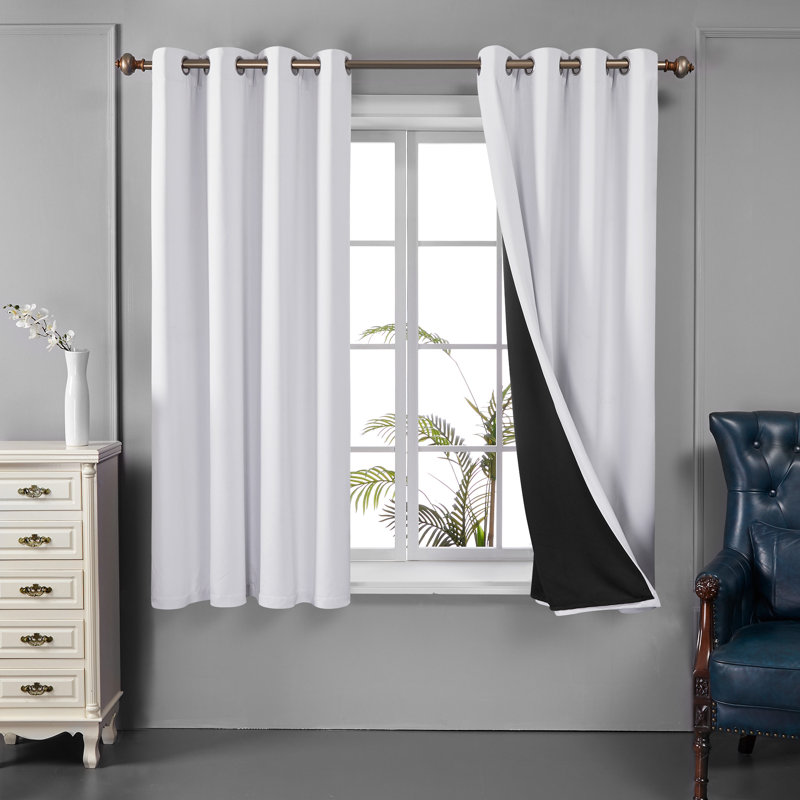 Paire de rideaux occultant Harjot, L 52 po x L 63 po, Blanc grisâtre