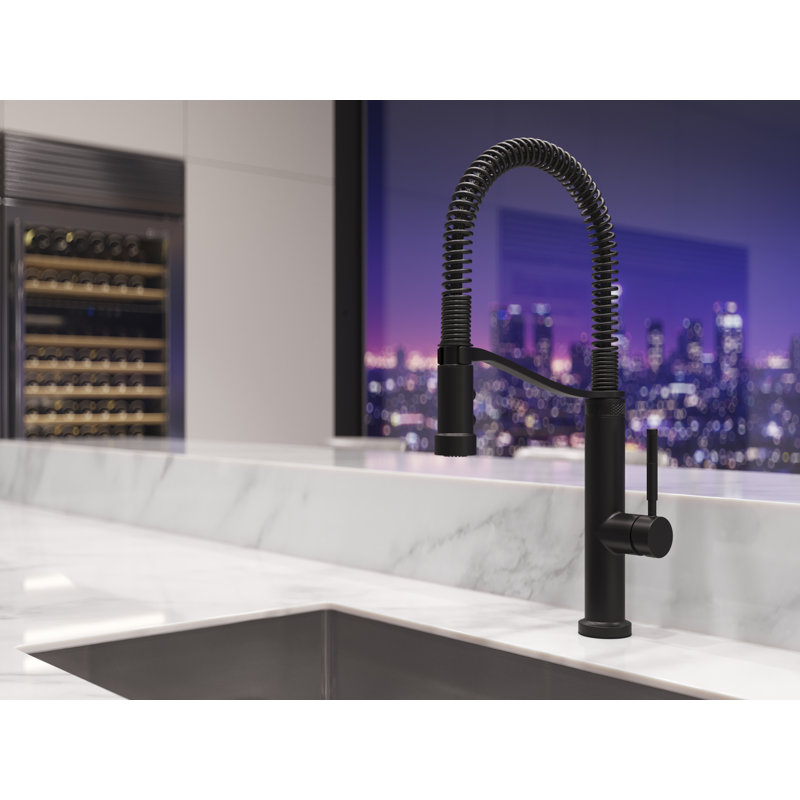 Pull Down Single Handle Kitchen Faucet, Matte Black