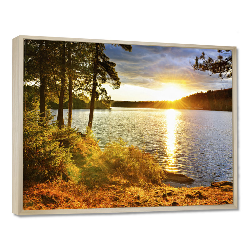 Magnifique vue du coucher de soleil sur le lac - reproduction de photo de lac, H 34 po x l 44 po, Cadre flottant, Érable