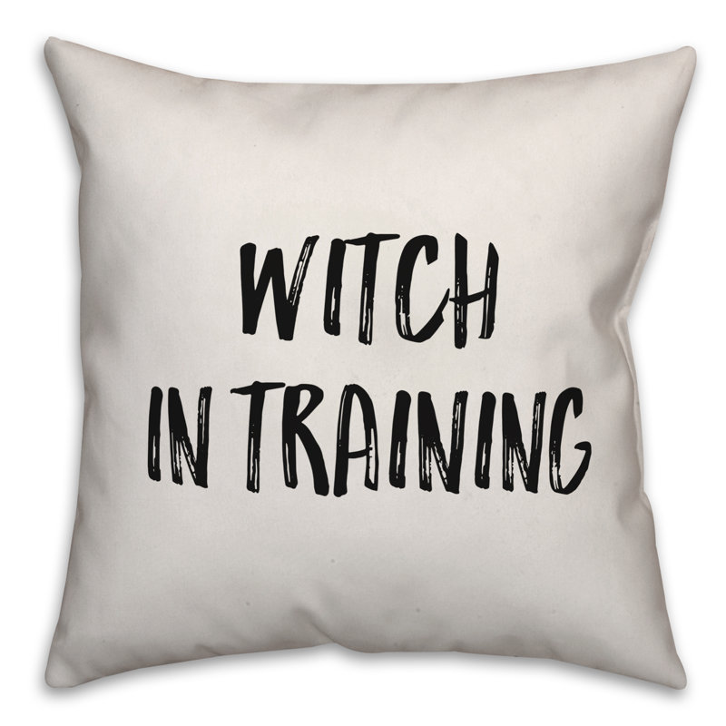 Coussin Witch in Entraînement, 18 po x 18 po