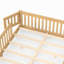 Lit au sol avec garde-corps et porte pour enfants-131602966-131602967