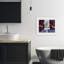 Lavabo de salle de bain, impression sous verre encadrée, design par Annabelle Hall-117110571-117110572