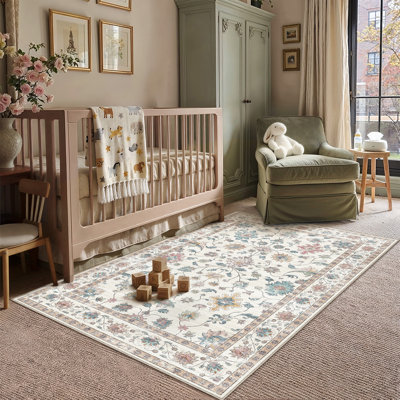 Tapis oriental à motif floral délavé avec envers antidérapant Liora