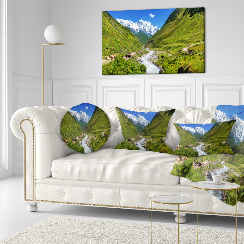 Rivière dans les montagnes du Caucase, coussin lombaire