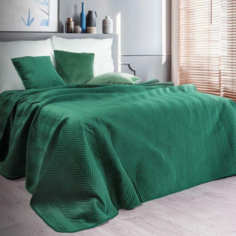 Arbaaz No Pattern Bedspread