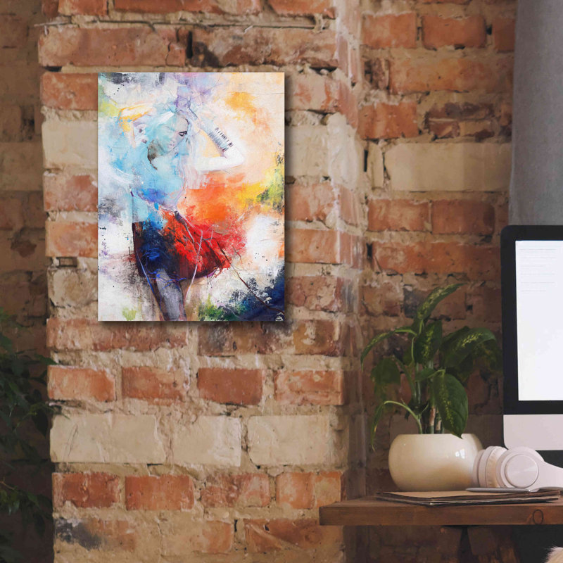 "She Dances" par Design Fabrikken sur toile, H 16 po x l 12 po x P 0,75 po
