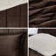 À l'édredon pour une nuit de sommeil paisible, lit double / grand avec lit confortable et rembourré-129125068-129125069