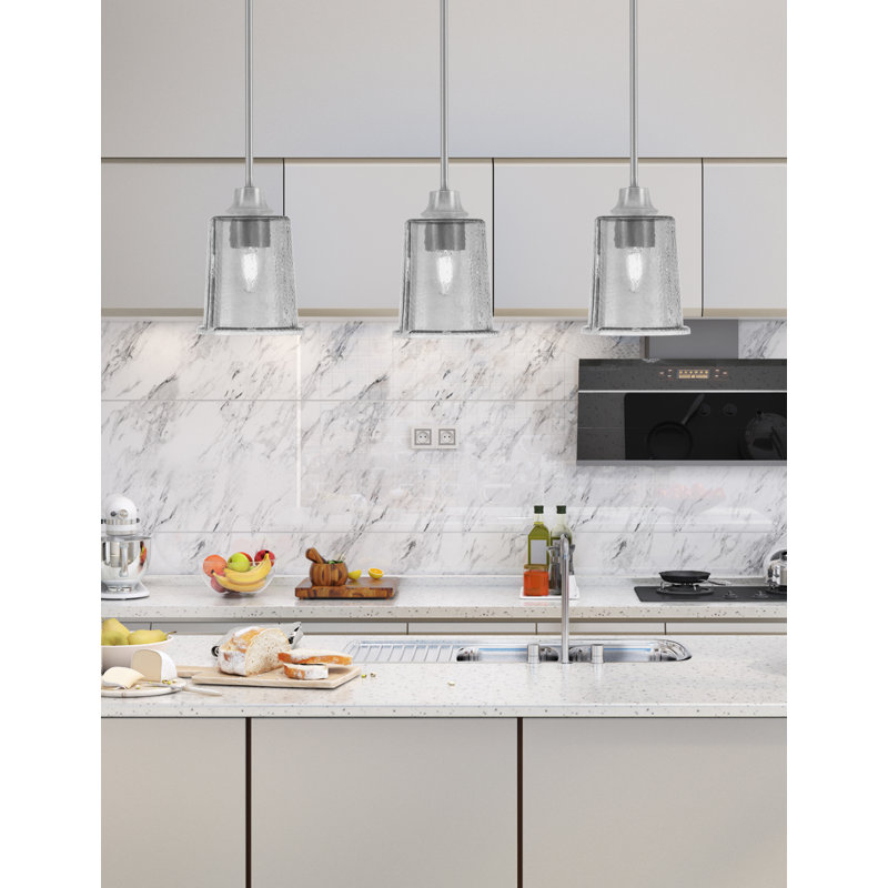 Luminaire suspendu Shiloh en finition graphite avec abat-jour en verre fumé l 5,25 po x H 5,5 po