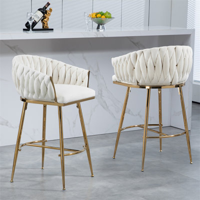 Tabouret de bar 26 po à hauteur de comptoir en velours pour îlot de cuisine avec dossier ondulé à la main, base chromée dorée et repose-pieds