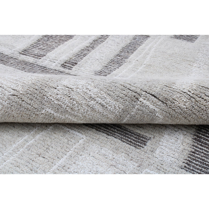 Area Rug in Black/Gray/White, Rectangle 9' x 12'