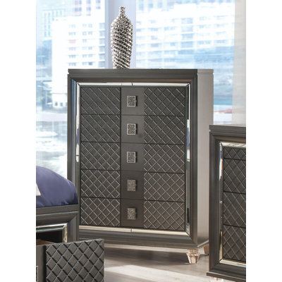 Kanai 38'' W 5 - Drawer Dresser