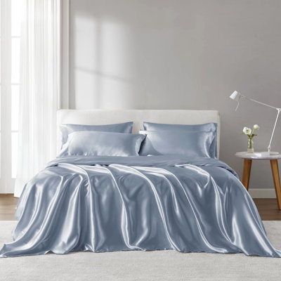 Drap 100% satin bleu très luxueux - texture lisse, frisottis apprivoisé, convient aux matelas de 16 po, avec 1 drap plat, 4 taies d'oreiller ajustées et 6 plis, réduit les bris,