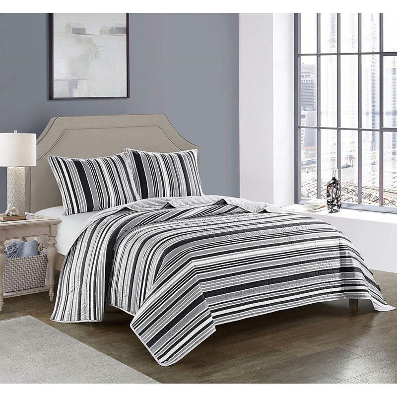 Robicheaux Polyester Striped Comforter, Full/Queen Comforter + 4 Shams